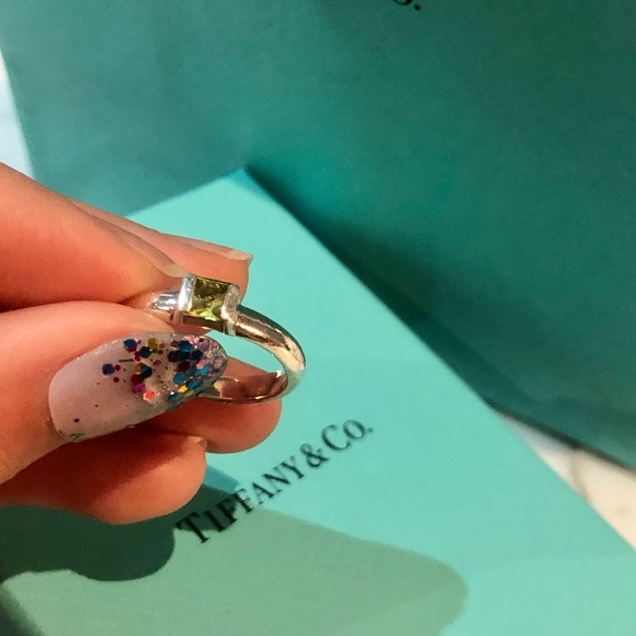 Tiffany & Co Peridot Gem Ring - Picture 3 of 5